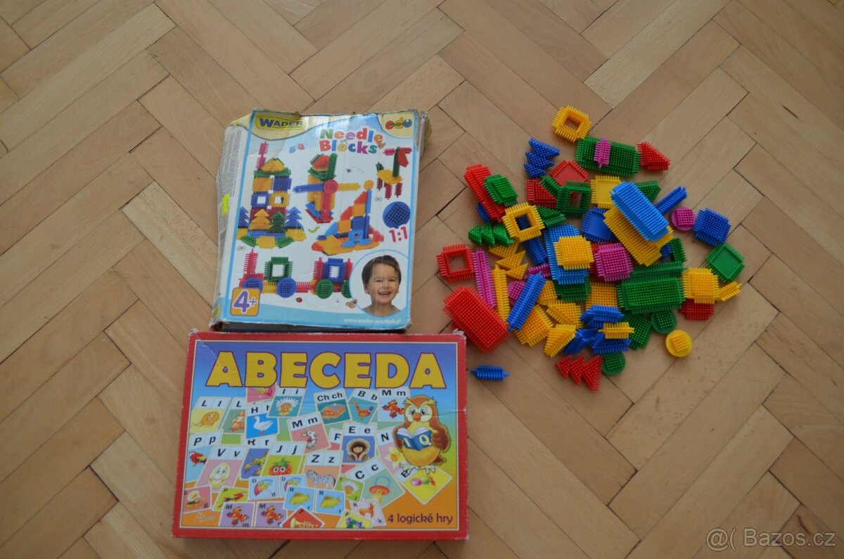 houpačka,kostičky,spoustu krásných hraček - 4