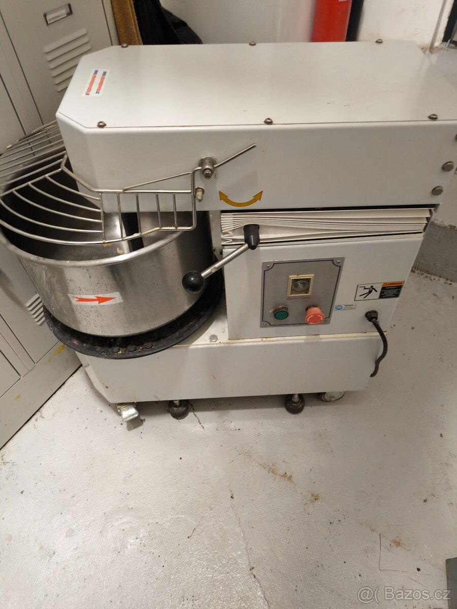 Průmyslový hnětač HTD 30L/230V, 1,5kW, s aretací, váha 140kg - 4