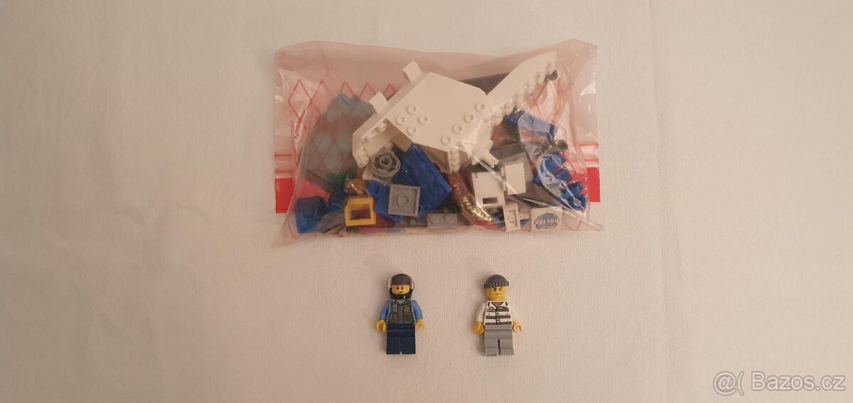 LEGO Juniors 10720 Pronásledování s policejní helikoptérou - 4