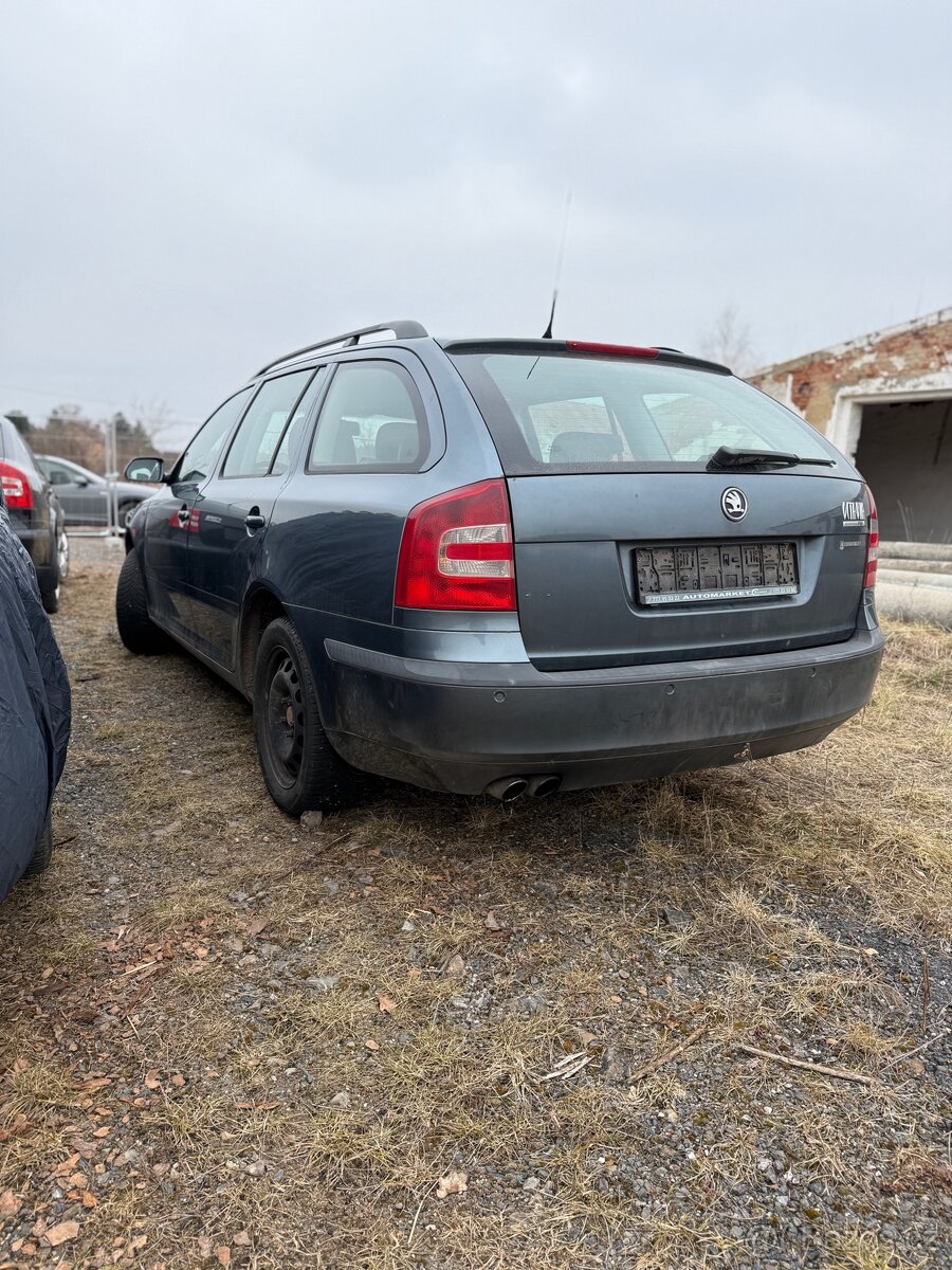 Škoda Octavia 2 combi zadní nárazník - 4