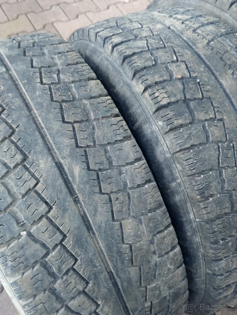 Pneu 235/65R16C - 4