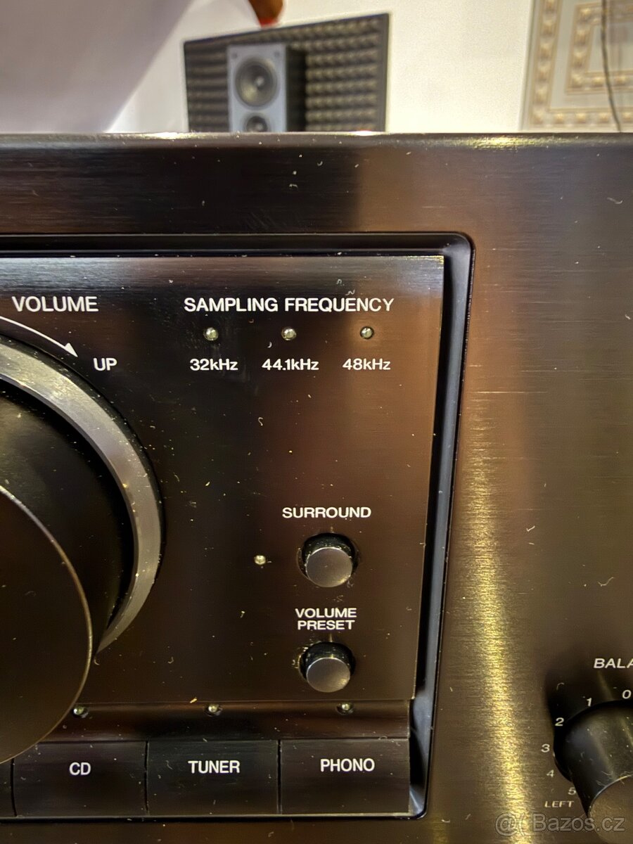 Zesilovač Technics - 4