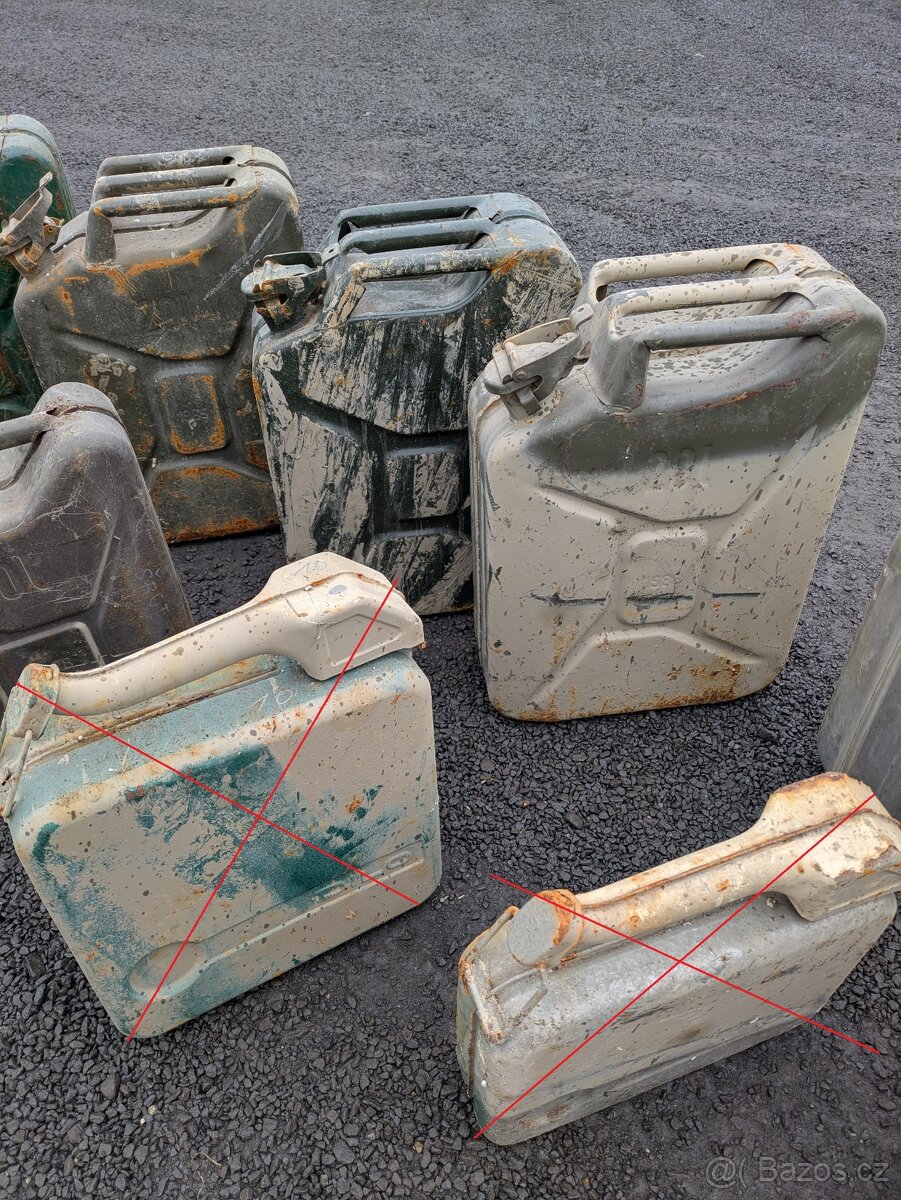 Soubor 8 kusů kanystrů - 4