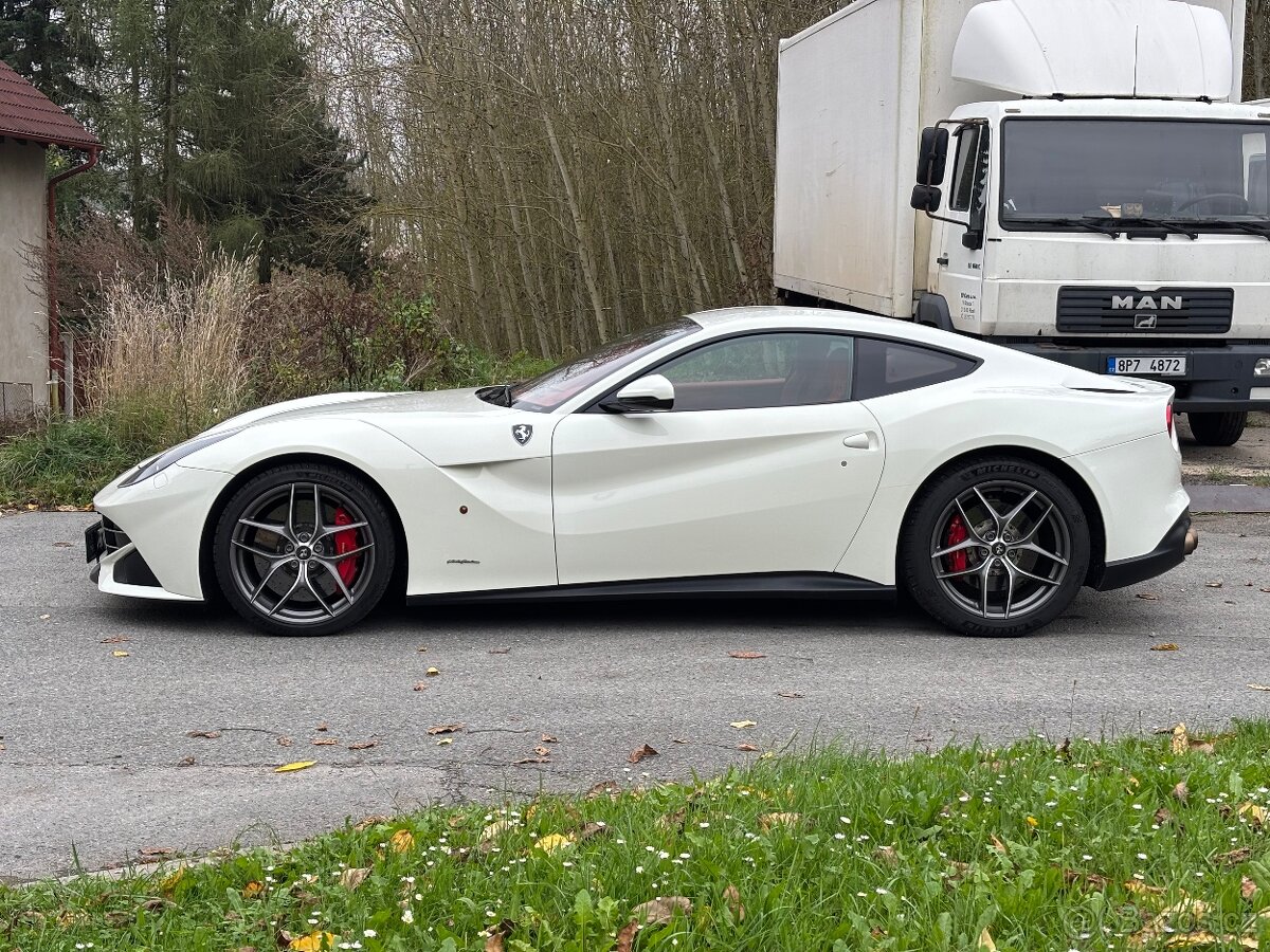 Ferrari F12 Berlinetta - 4