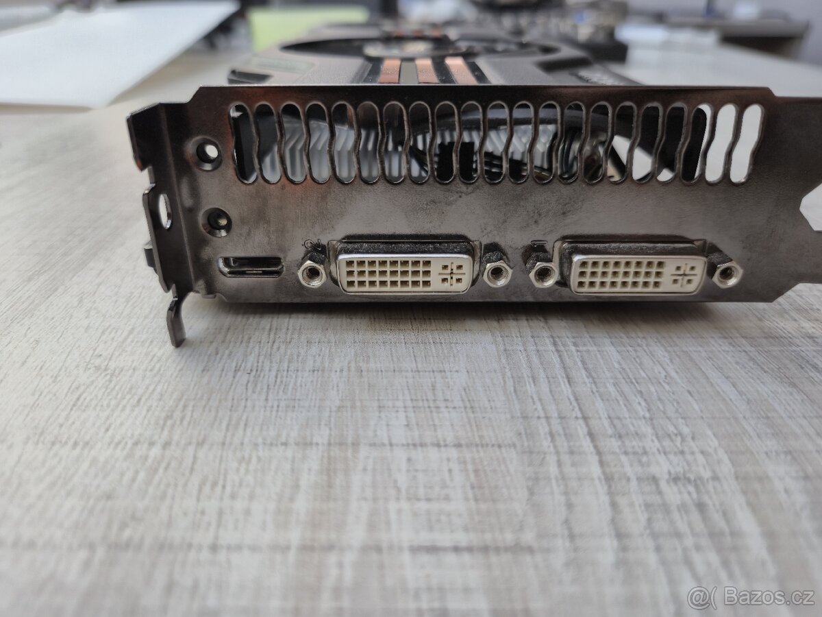 ASUS GeForce gtx 560 - 4