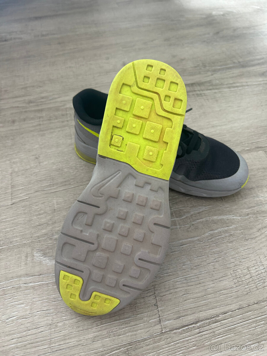 Boty Nike Air Max Invigor vel. 35 - 4