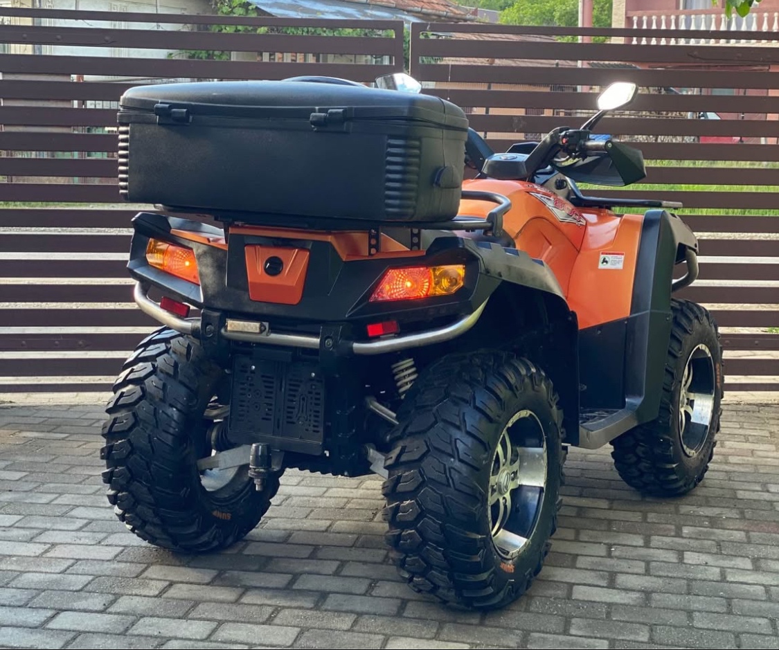 CF MOTO X8 4x4 800ccm V-twin