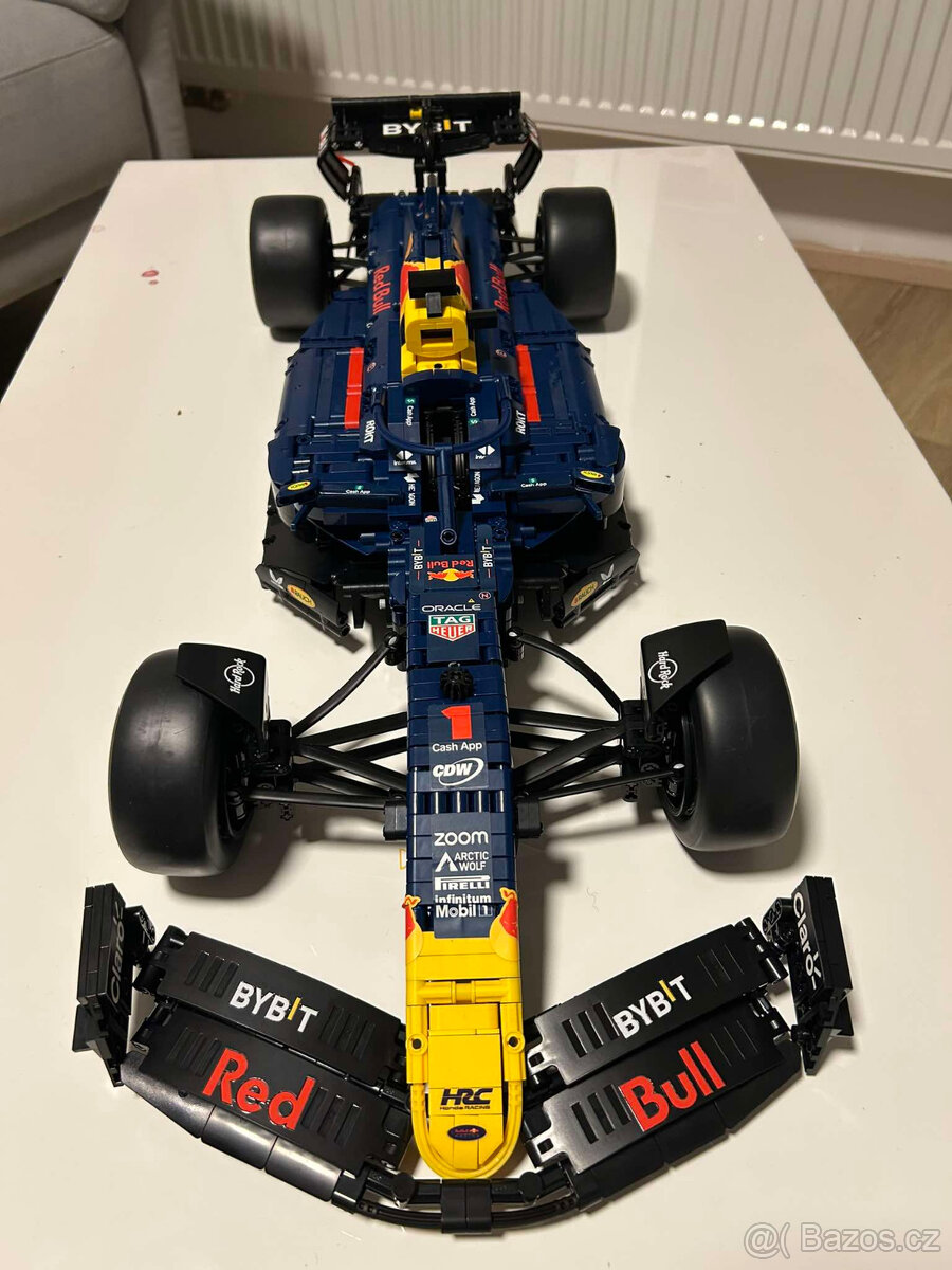 Nová stavebnice vozu F1 Red Bull 19 - 4