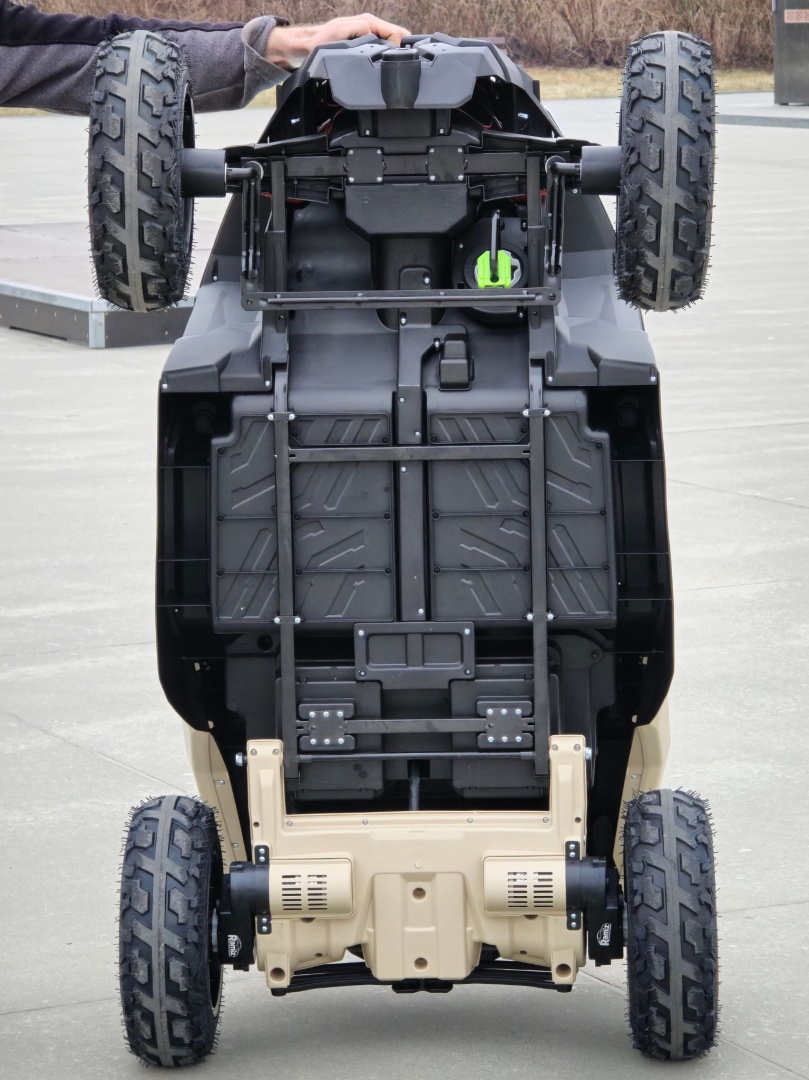 Dětská elektrická buggy s nafukovacími koly, dojezd 4-5 hod - 4