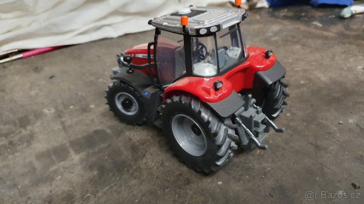 Model traktoru Massey ferguson 6613 1:32 - 4