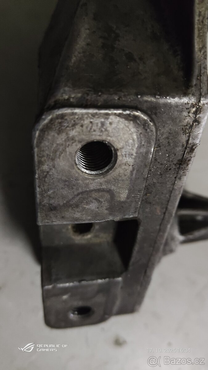 1.9tdi (držák motoru) - 4