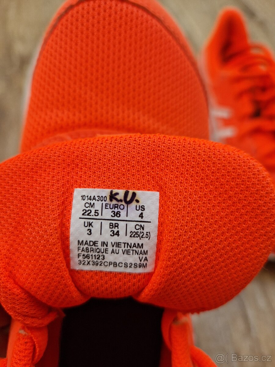 Prodám dívčí boty Asics, 22,5cm , EU36 - 4