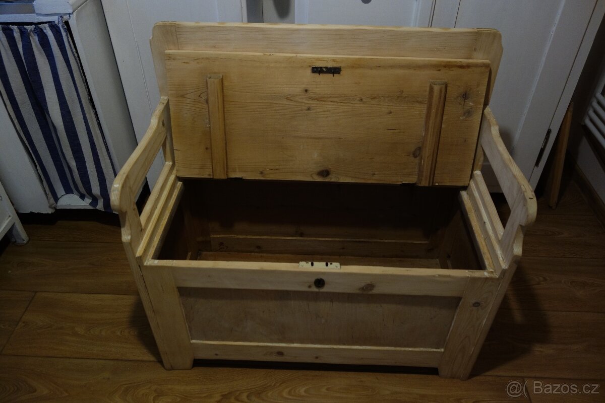 Historická lavice s úložným prostorem - 4