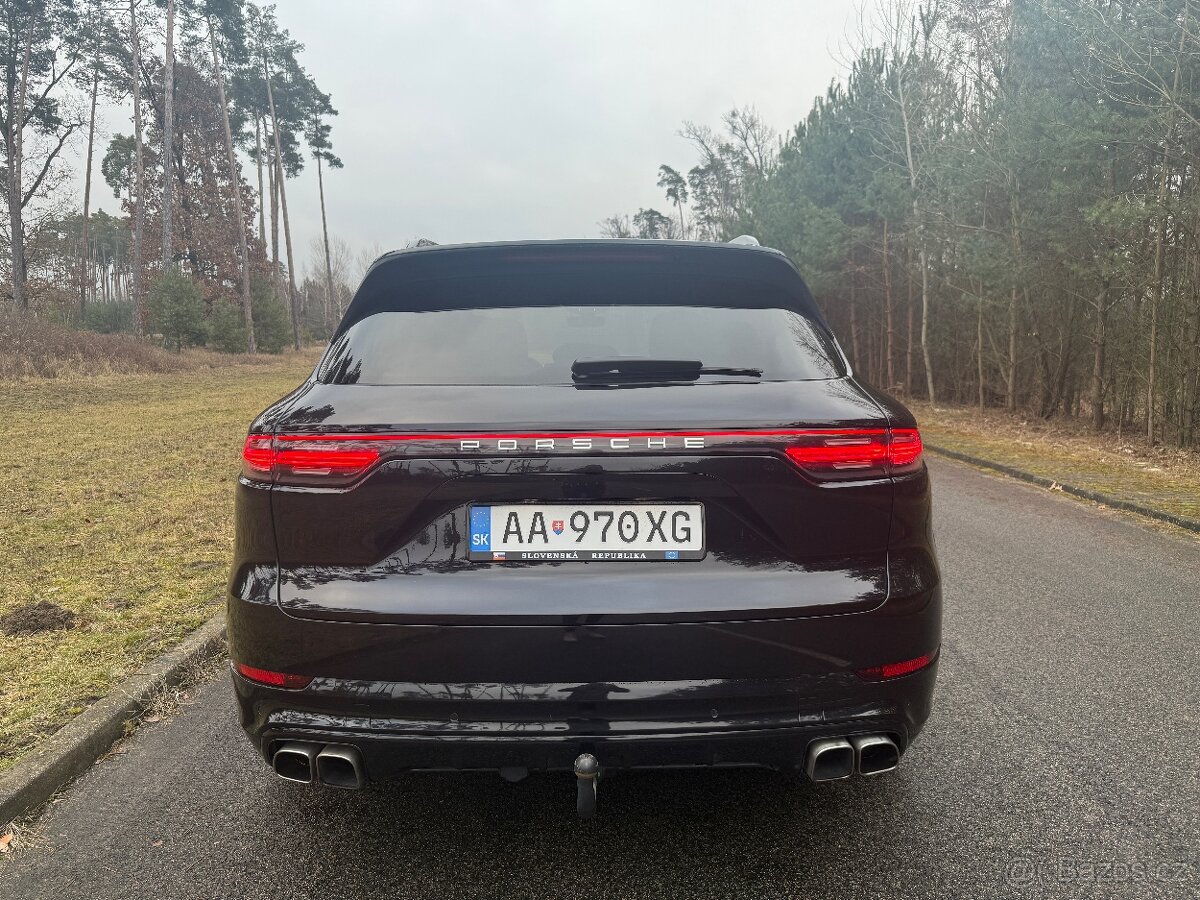 Porsche Cayenne - 4