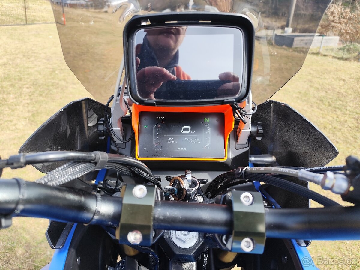 CF moto 650MT