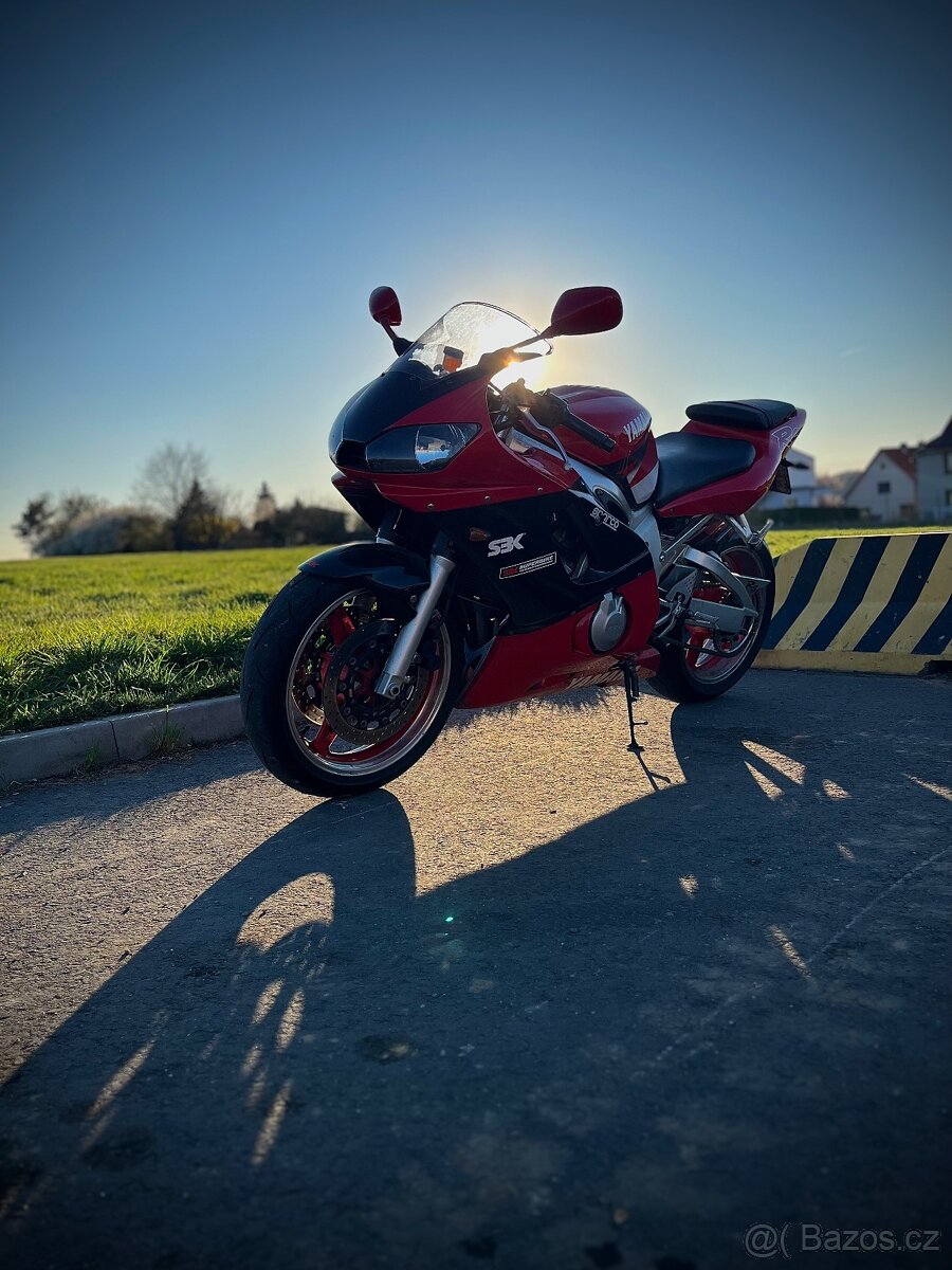Yamaha yzf-r6 - 4