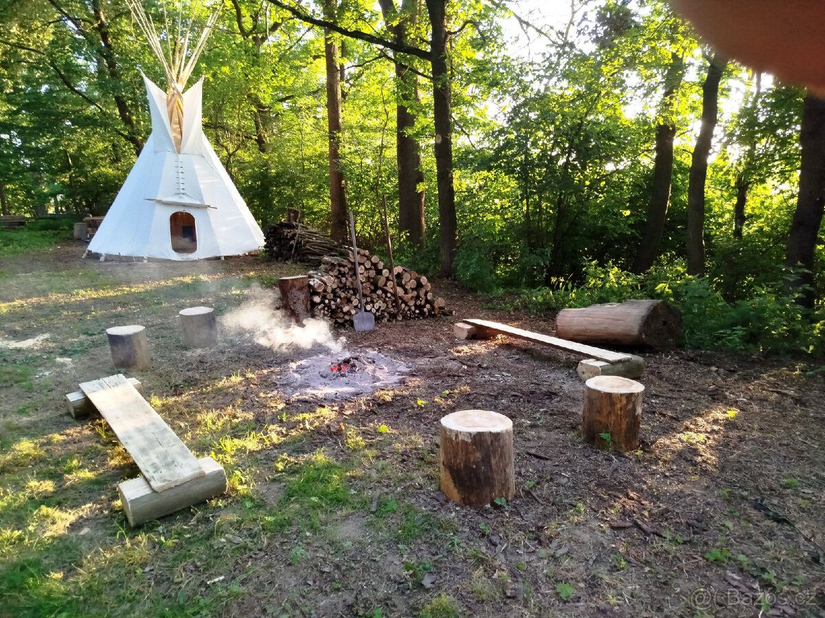 Pozemek 1047m2 + tepee stan - 4