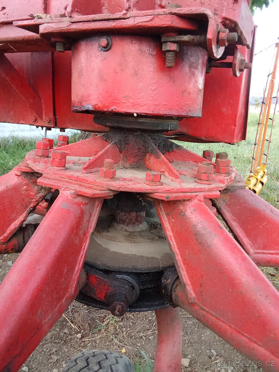 Shrnovač sena 3,8 m - 4