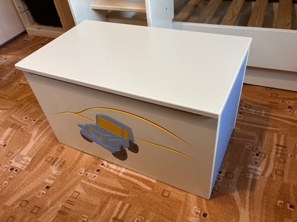 Sadu nábytku do dětského pokoje s patrovou postelí. - 4