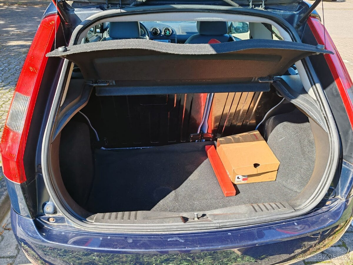 Ford Fiesta - 3dv 2005 - 4