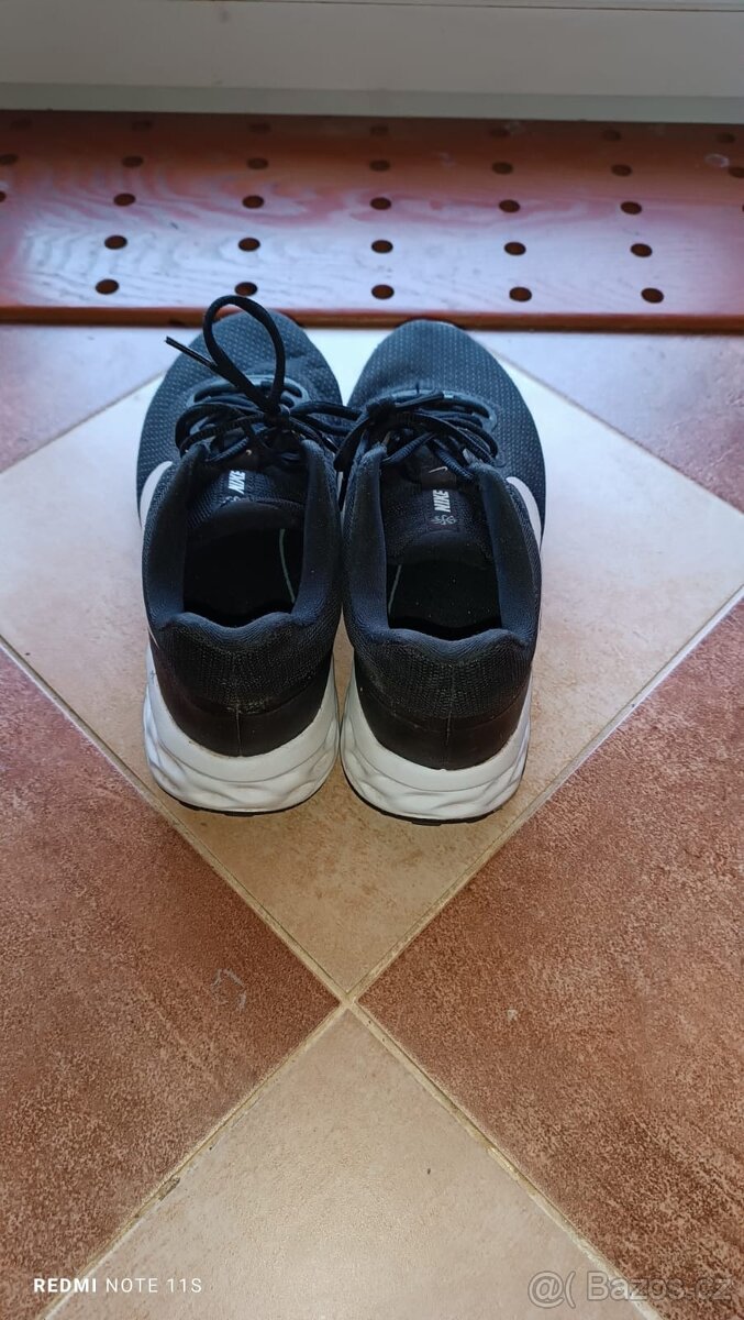 Nike vel. 42.5, tréninkové boty - 4