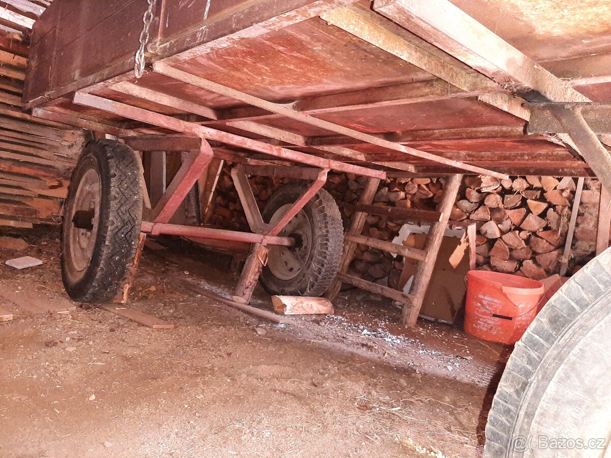 Prodám malý zahradní vlek - 4