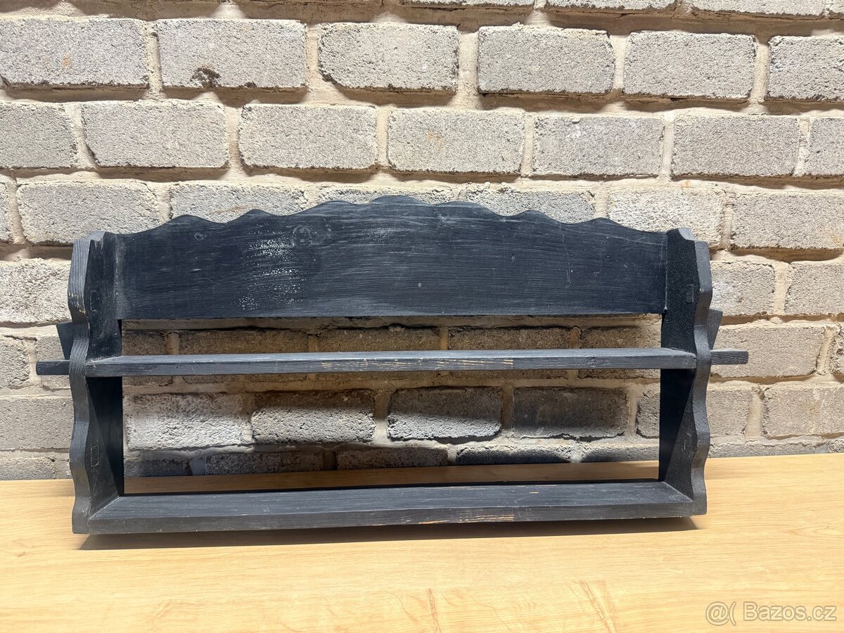 STAROŽITNÁ POLICE - 4