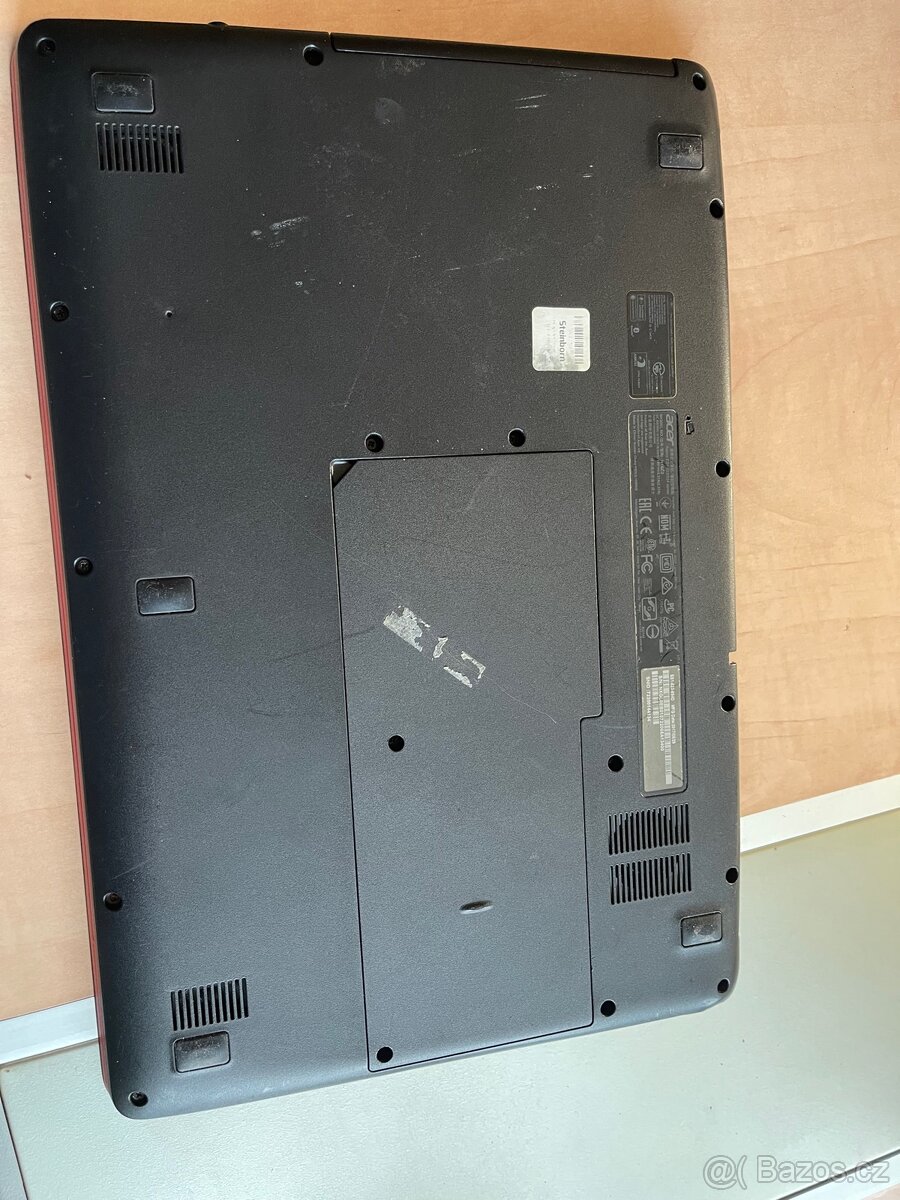 Acer Aspire ES1-523. Na Díly - 4