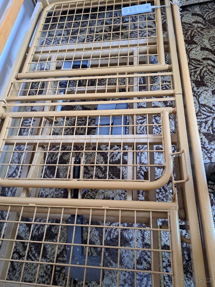 Polohovatelná postel - 4