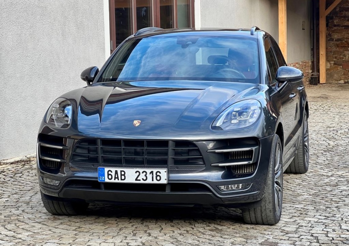 2016 Porsche Macan Turbo Performance - 4