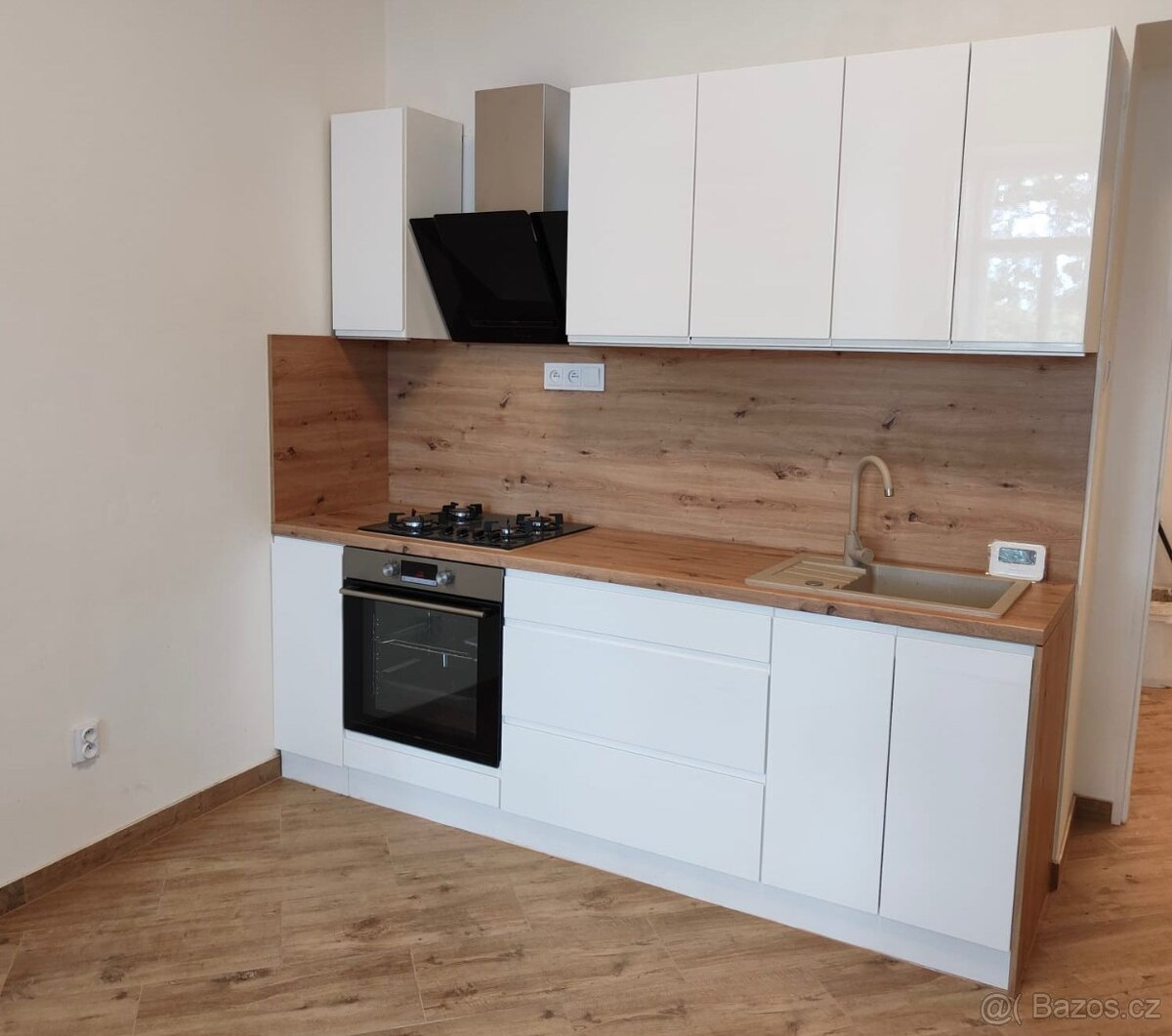 Vzorková kuchyňská linka - sestava bezúchytková Aspen - 4