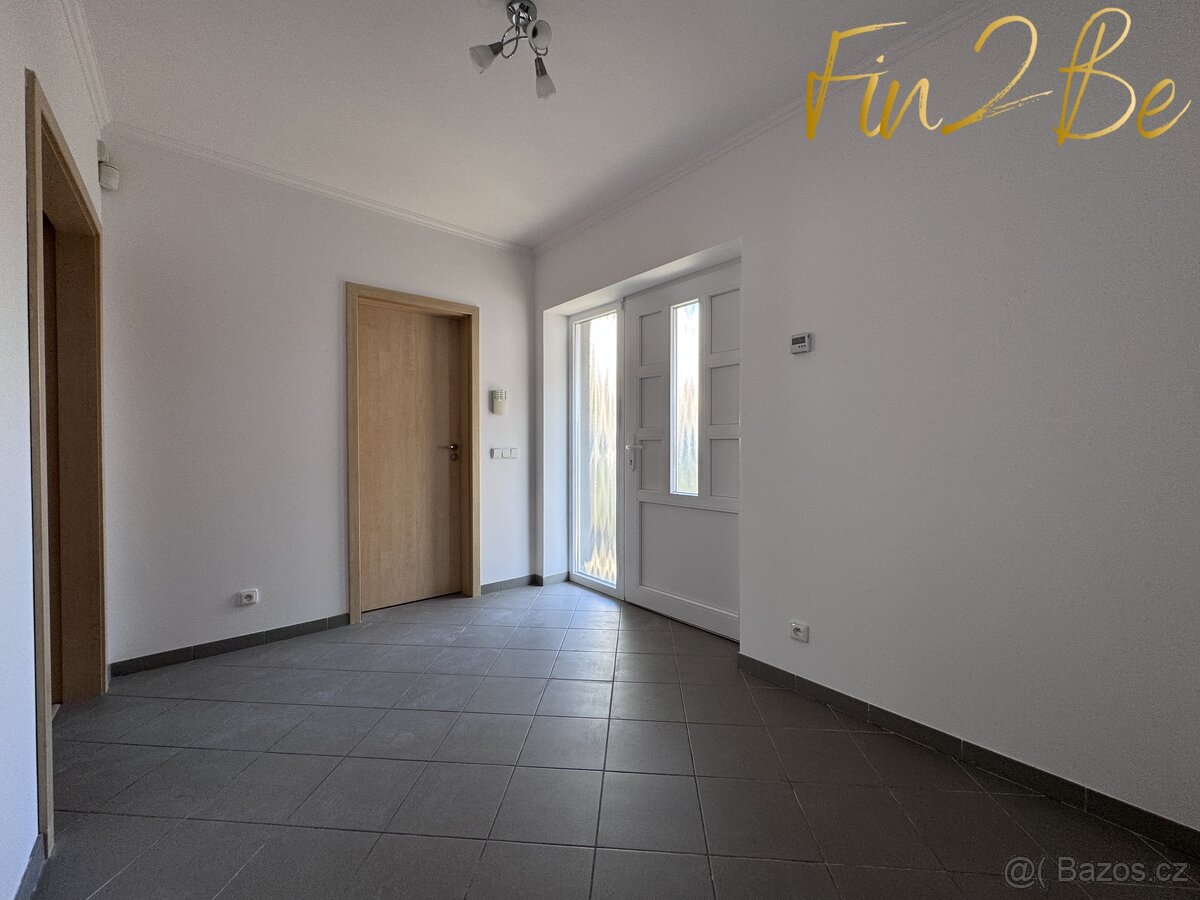 Pronajmu krásný mezonet 4kk v RD s garáží a zahradou - Běcho - 4