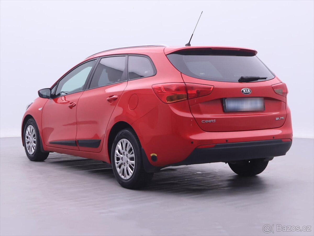 Kia Ceed 1,4 i 73kW CZ Klima LPG (2015) - 4