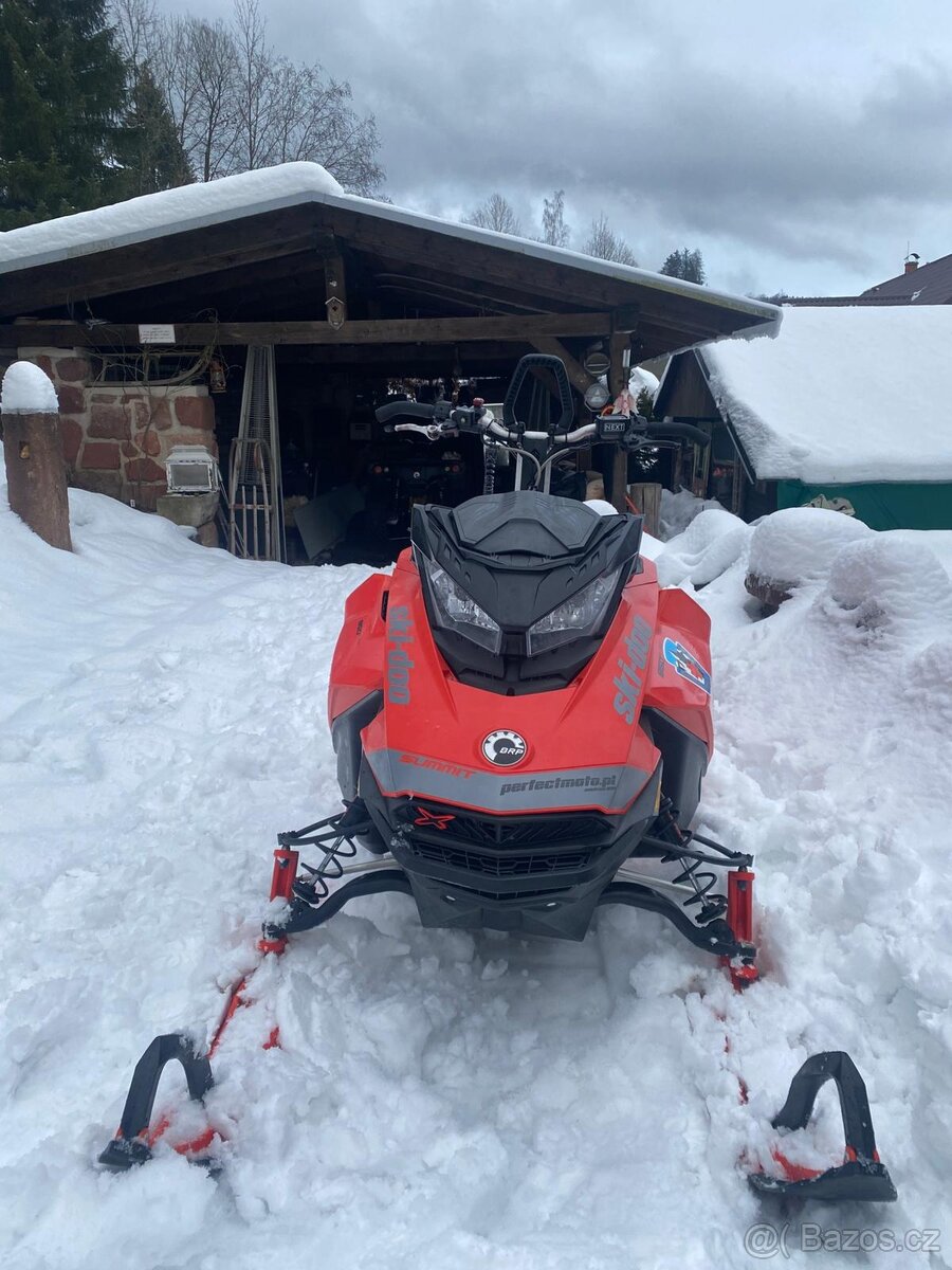 Sněžný skútr ski doo 850 E-TEC SUMMIT 154 - 4