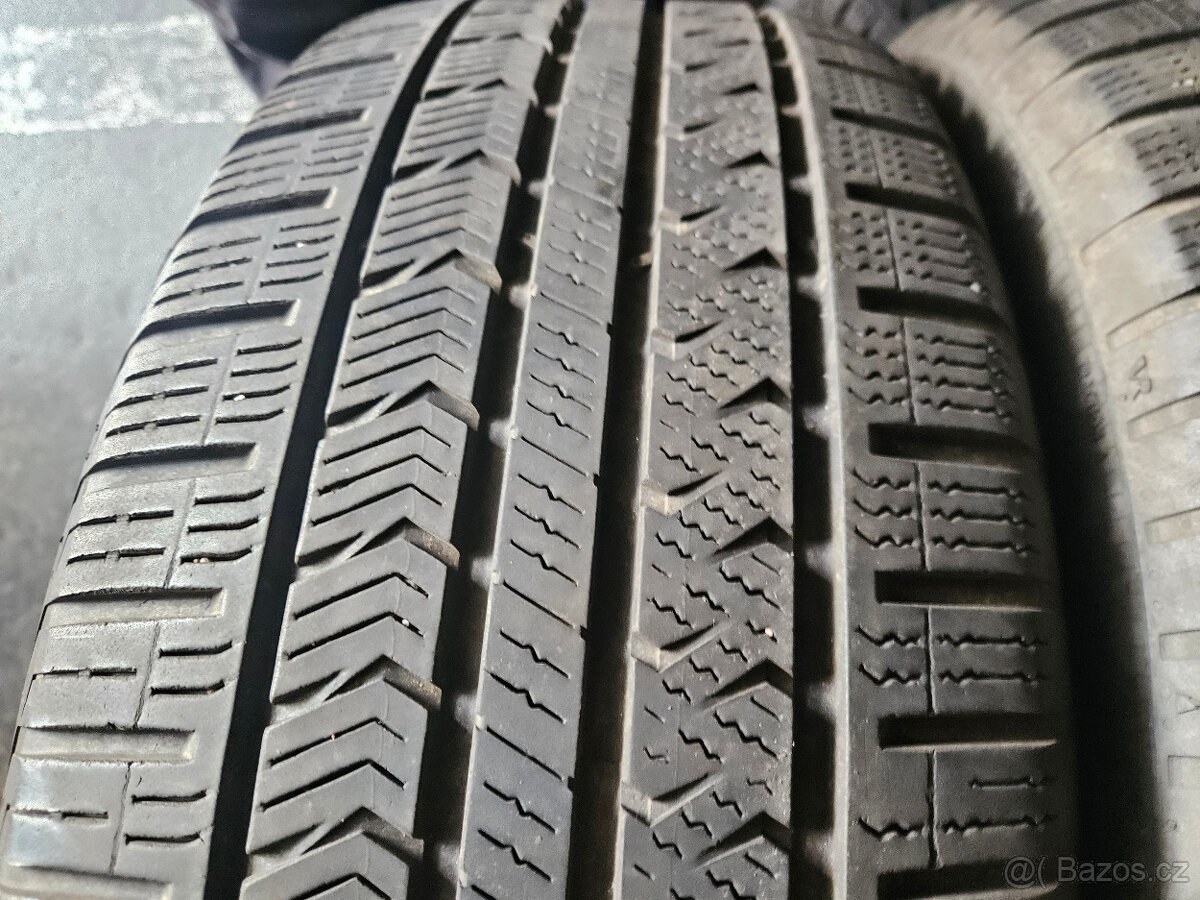 225/55r18 98V Vredestein - 4