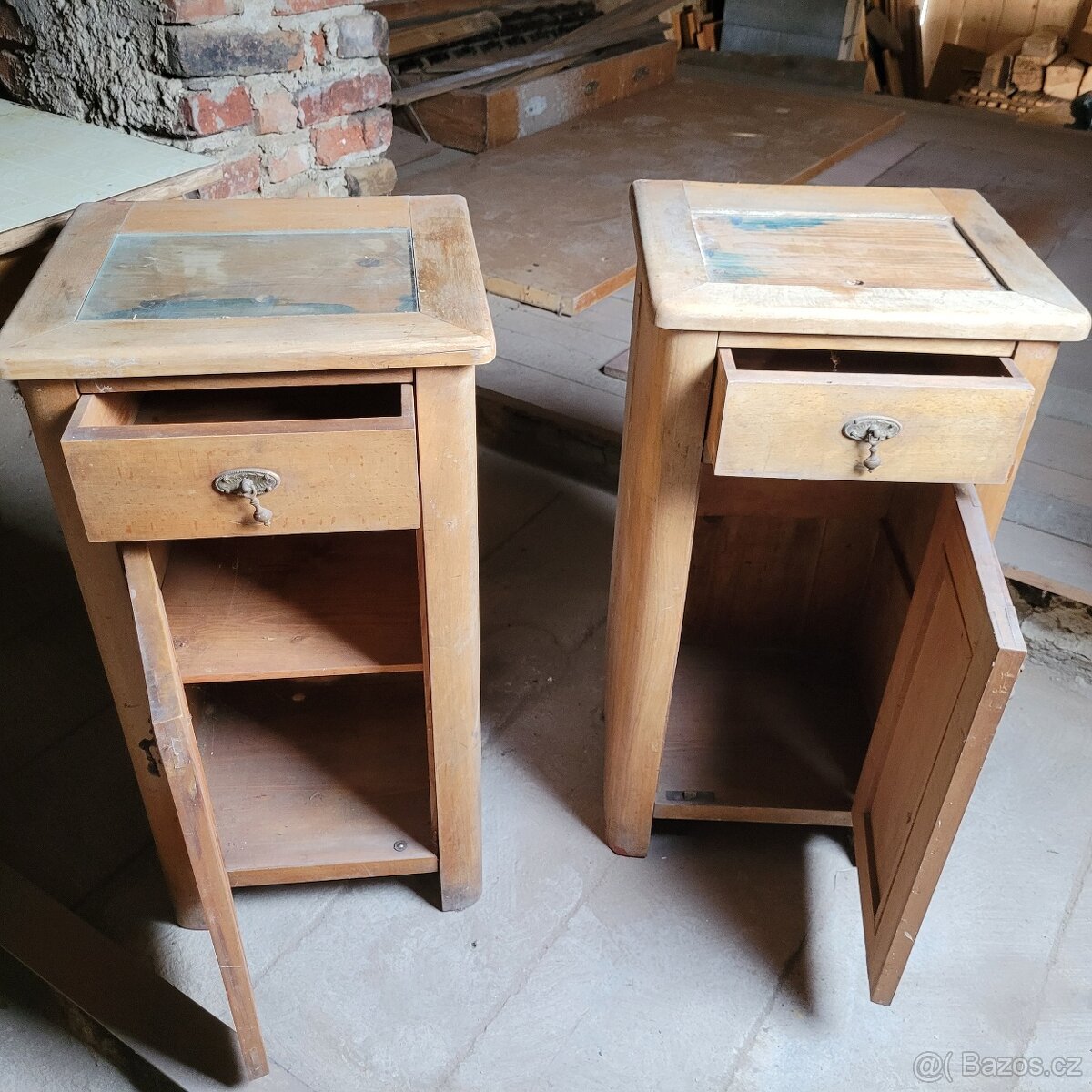 Staré noční stolky - 4