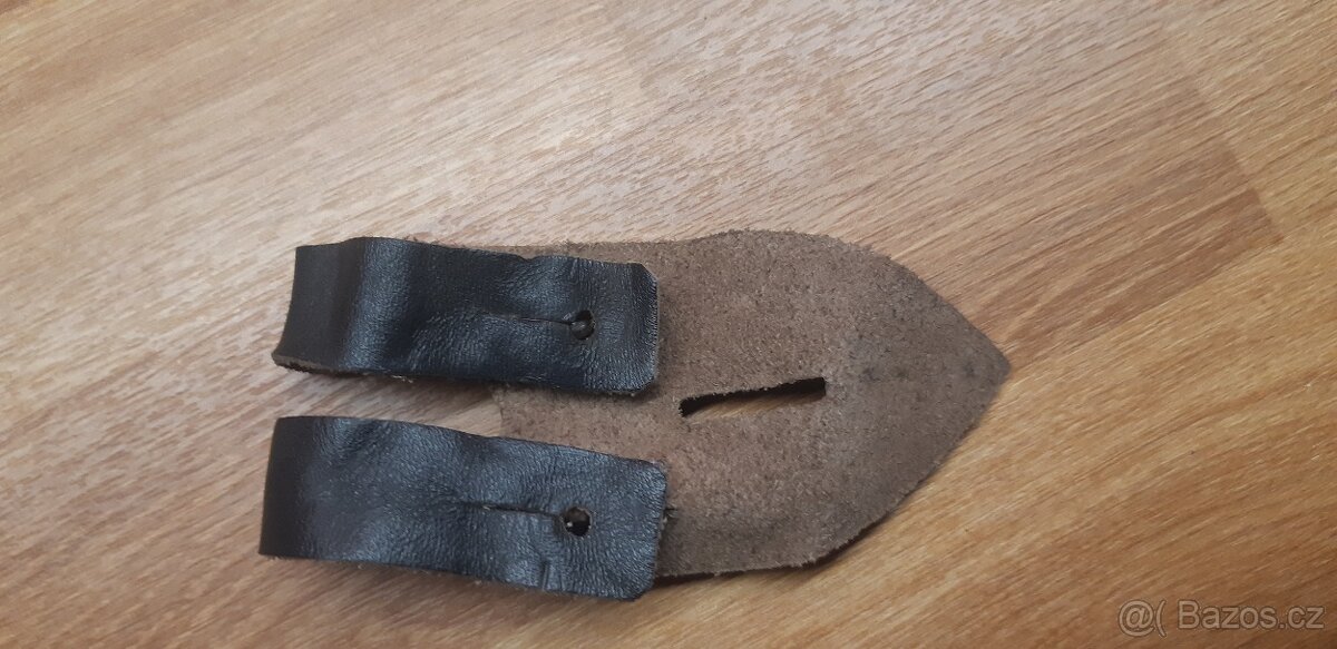 Spoustu starožitností i z války na prodej - 4