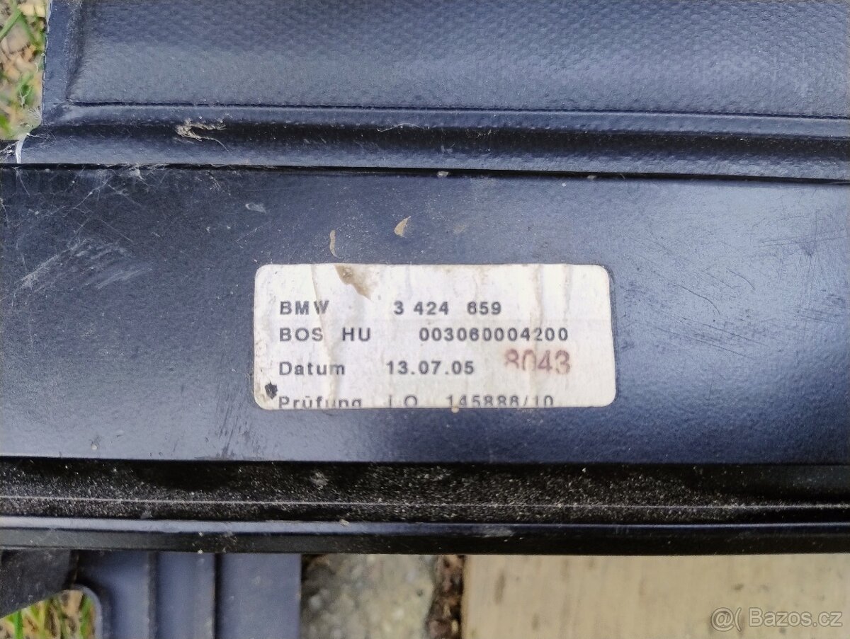 BMW X3 e83 zadní roleta - 4