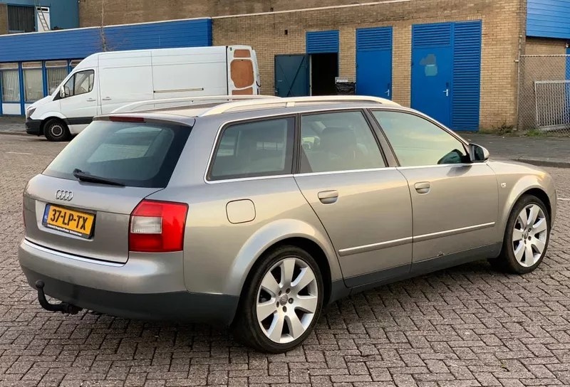 AUDI A4 1.9TDI AVANT - 4