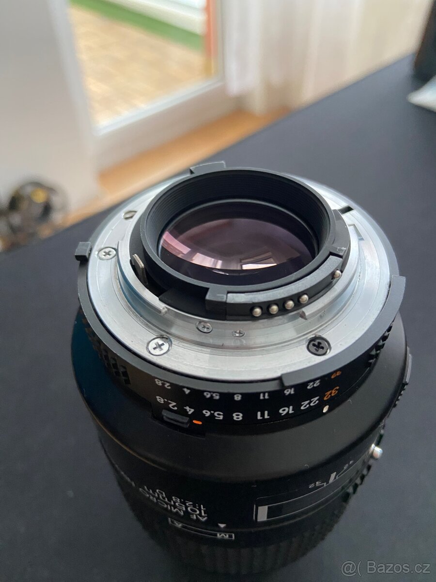 Nikon AF Micro Nikkor 105mm f/2.8 - 4