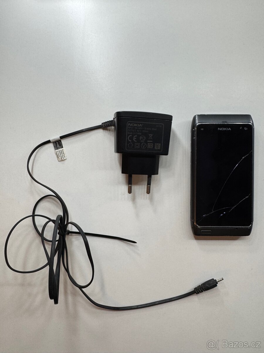 Nokia N8 - 4