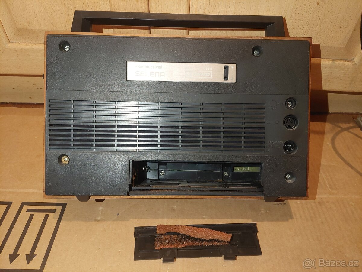 Rádio B215 Selena - 4