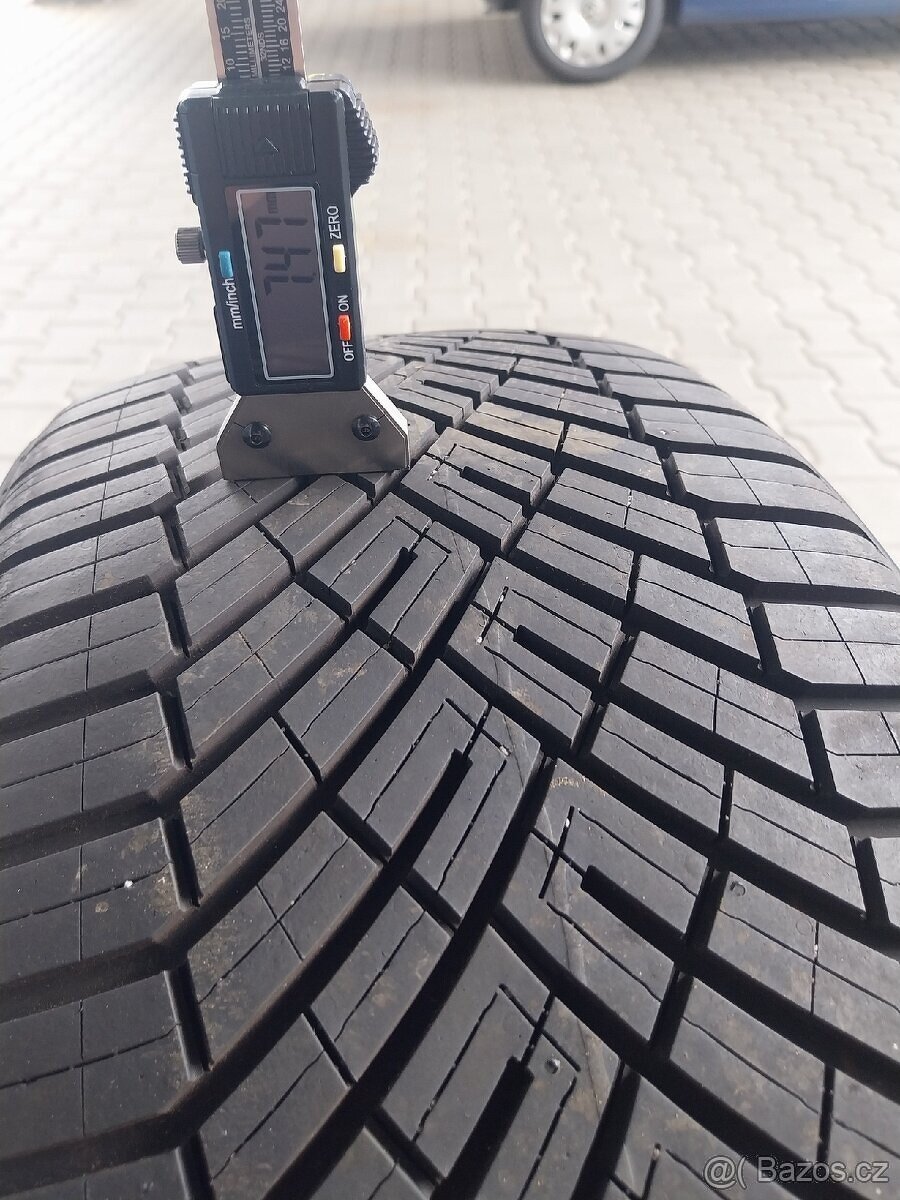 Prodám 2 x pneu Continental 235/40/18 celoroční - 4
