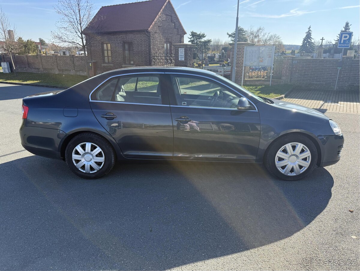 VW Jetta 2.0tdi 100kW •Najeto 261TKM•PůvodČR• - 4
