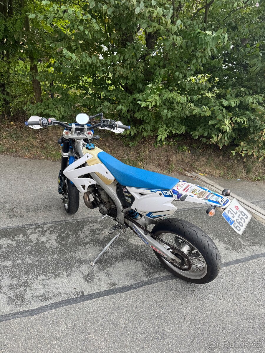 TM 300 EN - 4