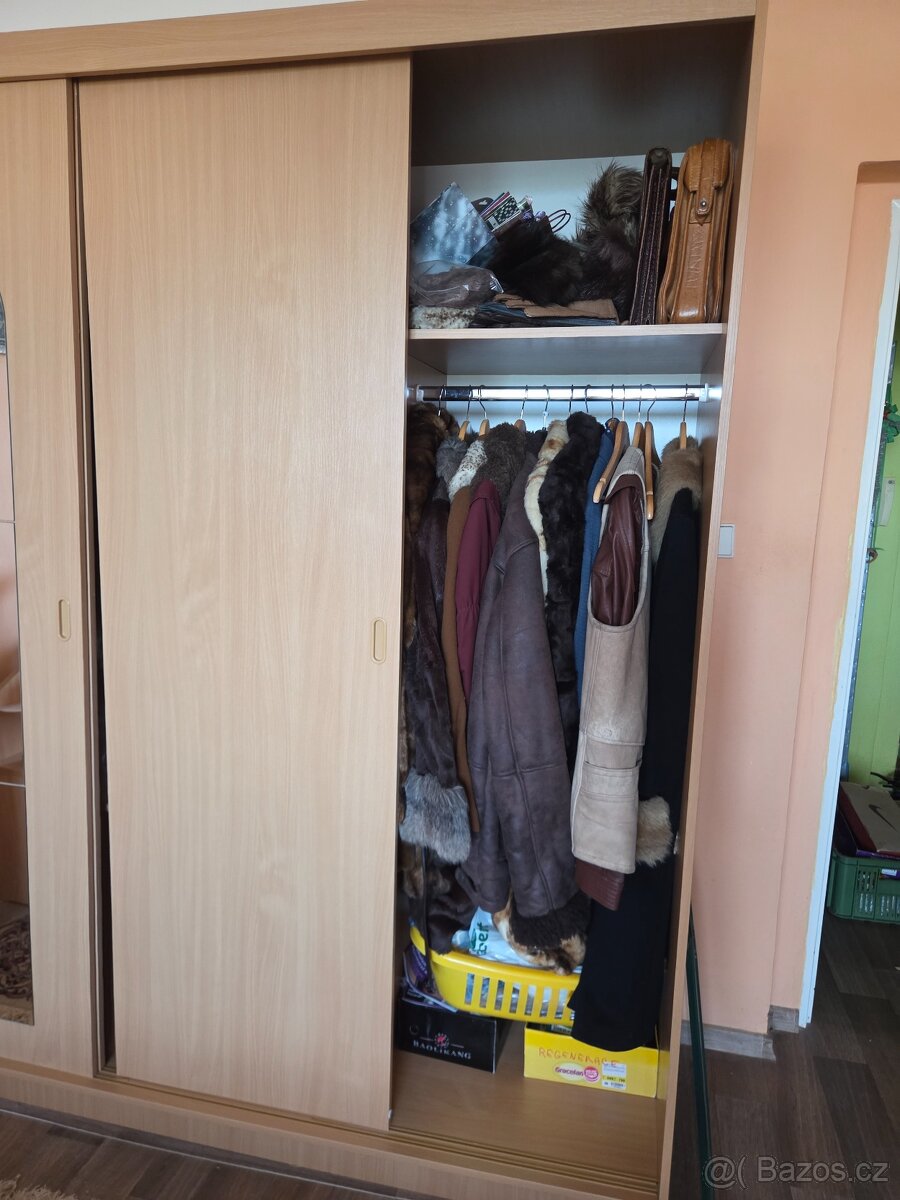 Šatní skříň - 4