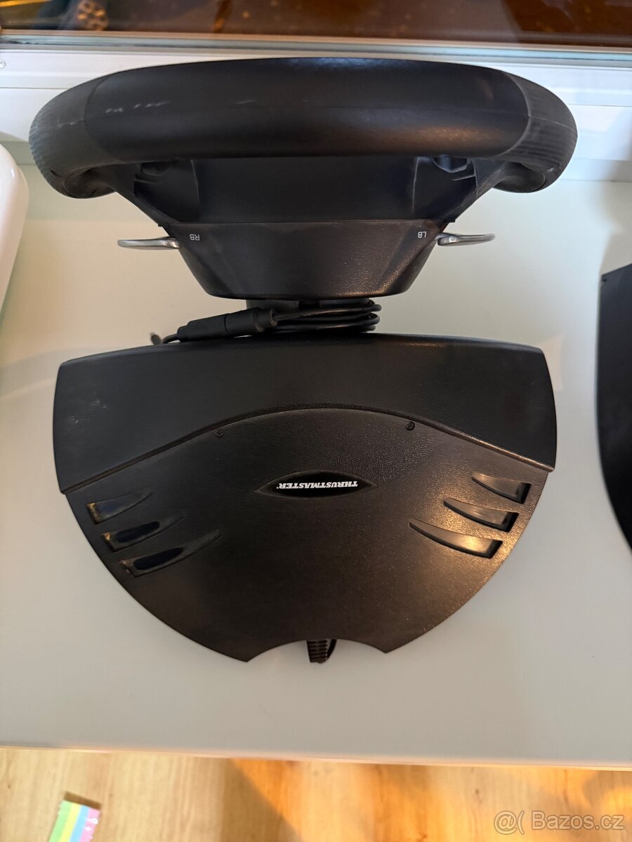 Prodám volant Ferrari Thrustmaster pro Xbox 360 - 4