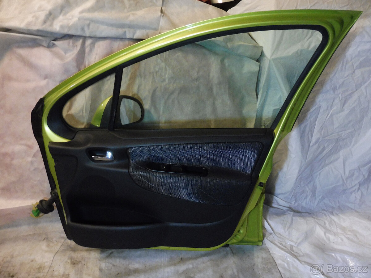 Prodám všechny dveře na PEUGEOT 207 , rv: 2007 - 4