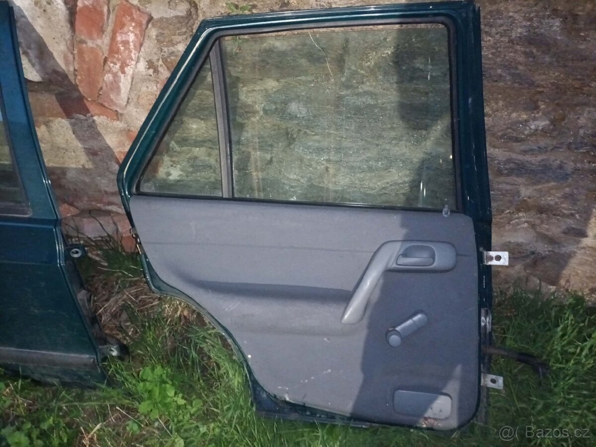 Přední i zadní dveře Felicia. - 4