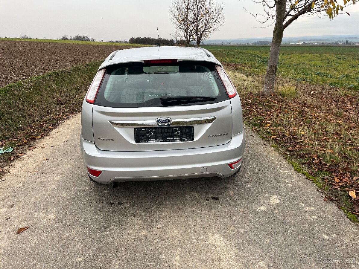 Ford Focus-Titanium 1.6i 74kw rok 2010, najeto 120tis - 4